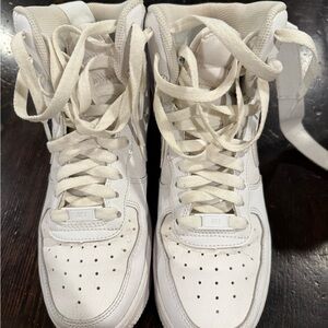 Stylish White High-Top Sneakers for Women Air Force 1